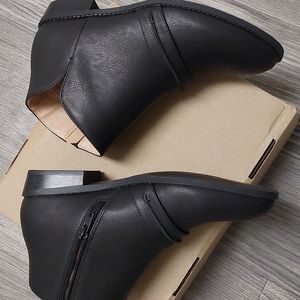 New 🎬SKU HARLOW ANKLE BOOTS BLACK SIZE 7 1/2